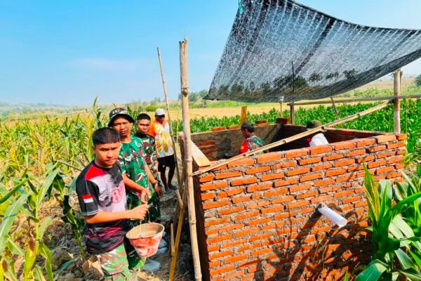 Babinsa dan Dan SSK TMMD ke-129 Tinjau Pembangunan Tandon Air Irigasi untuk Dukung Ketahanan Pangan di Desa Tlemang