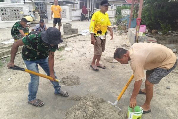 Satgas TMMD dan Warga Optimistis Pencetakan Batako MCK Masjid Quba Selesai Besok