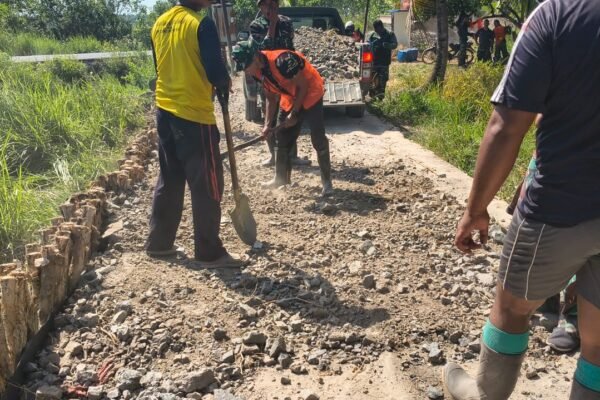 Peningkatan Badan Jalan TMMD Jadi Bukti Nyata Pemerataan Pembangunan Desa
