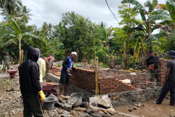 Satgas TMMD Ke-129 Kodim 1404/Pinrang Terus Kebut Pembangunan RTLH di Kecamatan Tiroang