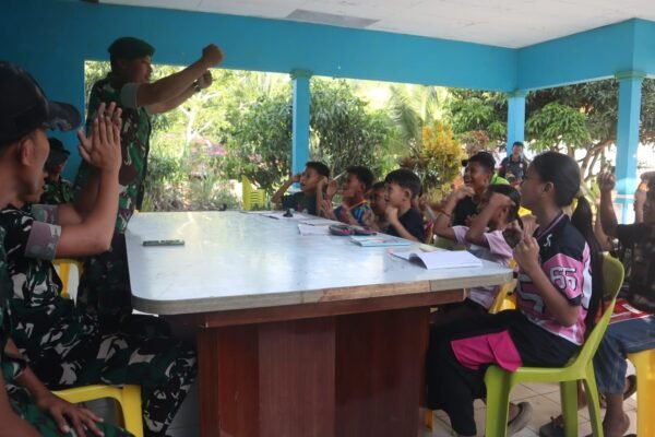 Senang Lihat Pak Tentara Masuk Desanya, Rizki Berharap Kegiatan ‘Belajar Bersama Ceria’ Terus Berlanjut