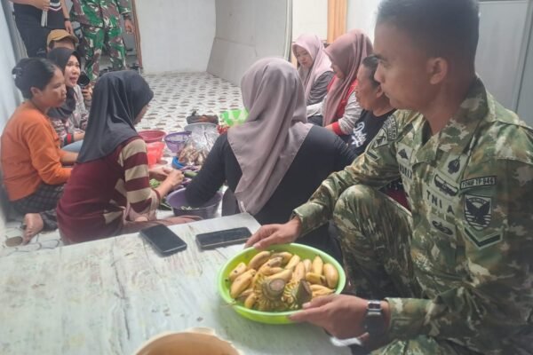 Persiapan Ngagung Dimulai, Satgas TMMD Kodim 0413/Bangka Bantu Warga Olah Hidangan Tradisional