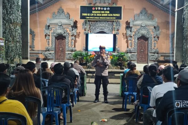 Warga Sekardadi Apresiasi Penyuluhan Bahaya Narkoba dalam Program TMMD Ke-129 Kodim 1626/Bangli