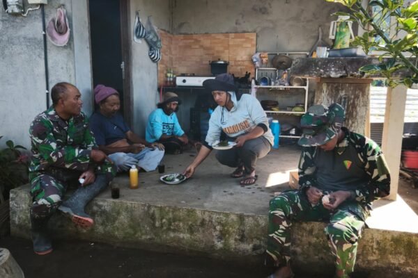 Secangkir Kopi Jadi Ruang Satgas TMMD Ke-129 Serap Aspirasi Masyarakat Desa Sekardadi