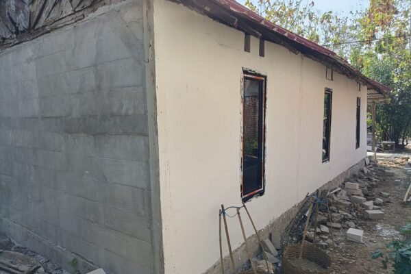 Progres RTLH TMMD Ke-129 Kodim 0813/Bojonegoro Semakin Nyata, Dinding Rumah Ibu Saelah Tampil Rapi*