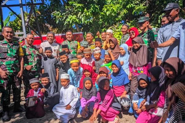 Dari TMMD Ke-129 Kodim 1404/Pinrang Lahir Mimpi Baru, Kunjungan Marsma TNI Arifaini Nur Dwiyanto, M. Han., Memotivasi Anak-Anak Desa Tanratuo Jadi TNI