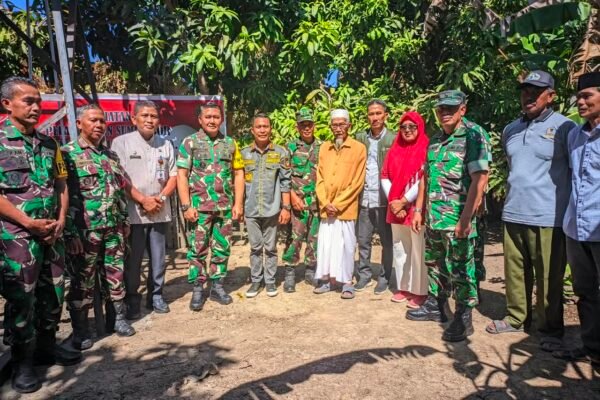 Marsma TNI Arifaini Nur Dwiyanto Mengunjungi Sumur Bor TMMD Ke-129 di Desa Tanratuo
