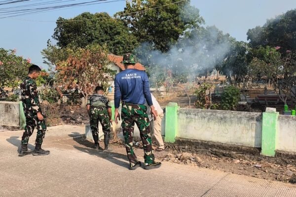 Kegiatan Karya Bakti TPU di Desa Luwung Kencana Dihiasi Semangat Kebersamaan