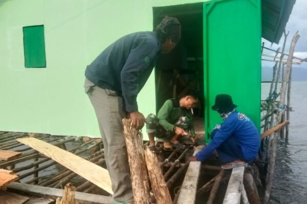 Renovasi RTLH Bapak Nardianto Memasuki Tahap Pemasangan Lantai Teras Rumah