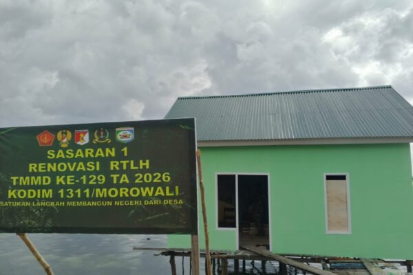 Renovasi RTLH Milik Ibu Samsiah Memasuki Tahap Pemasangan Lantai dan Dinding Dapur