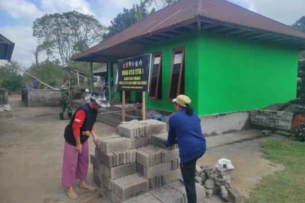 Rumah I Wayan Pasta Kian Rapi, Sentuhan Satgas TMMD Ke-129 Kodim 1626/Bangli Hampir Rampung