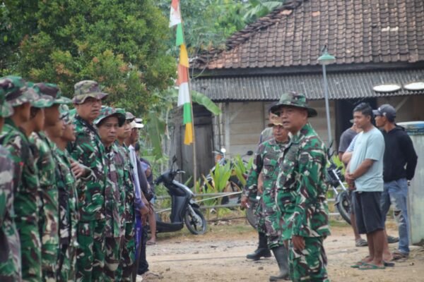 Inisiatif TMMD Ke-129 untuk Memperkuat Pangan dengan Penebaran Bibit Ikan di Busung
