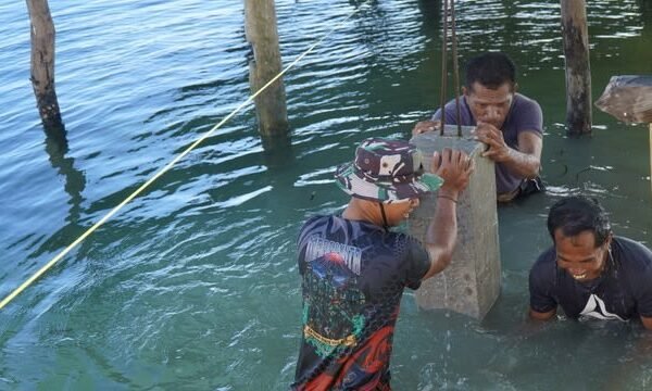 Satgas TMMD Kerjakan Jembatan Penghubung RTLH Ibu Samsiah di Desa Umbele