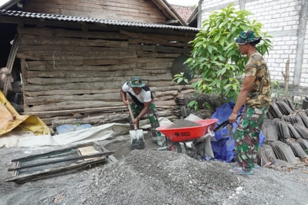 Tak Gentar Medan Terjal, Satgas TMMD 129 Kodim 0812/Lamongan Pacu ‘Arko’ Dorong Harapan Warga