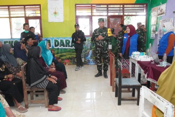 Bantu Kesejahteraan dan Kesehatan Warga Desa, Ketua Tim Wasev TMMD 129 Apresiasi Gelaran Bakti Sosial Pengobatan Gratis di Desa Tlemang