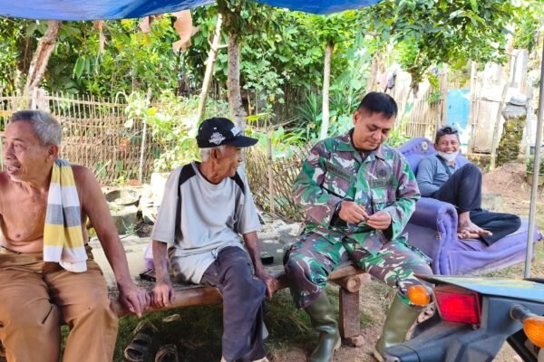 Kegiatan Sosial Satgas TMMD Perkuat Hubungan dengan Masyarakat Jelang HUT RI