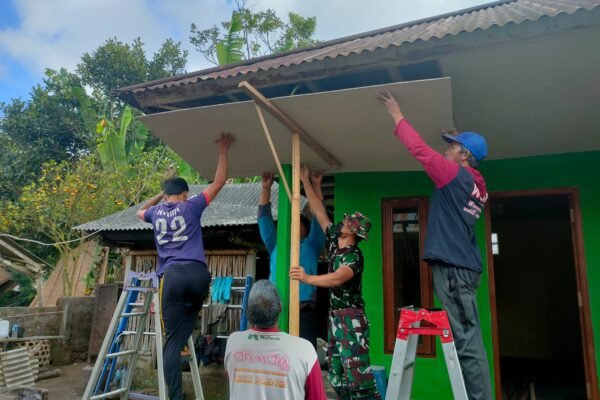 Tingkatkan Kenyamanan Hunian, Satgas TMMD Ke-129 Sempurnakan Rehab Rumah Wayan Pasta