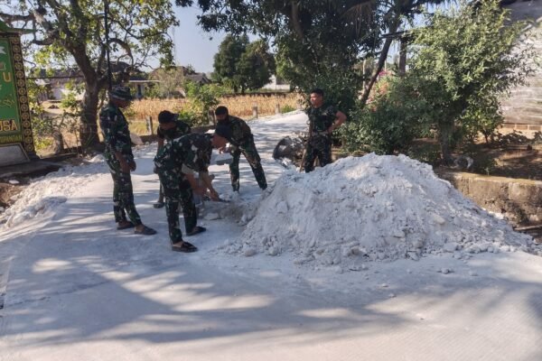 Satgas TMMD Kodim 0813/Bojonegoro Kebut Penimbunan Tanah di Jalan Kedung Pandan