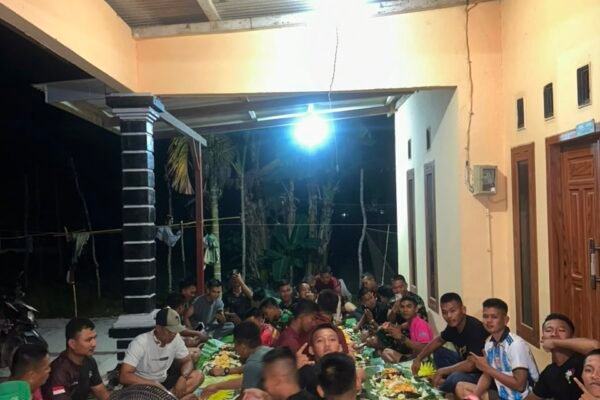 Dari Lapangan ke Meja Makan, Satgas TMMD Ke-129 dan Warga Makin Kompak
