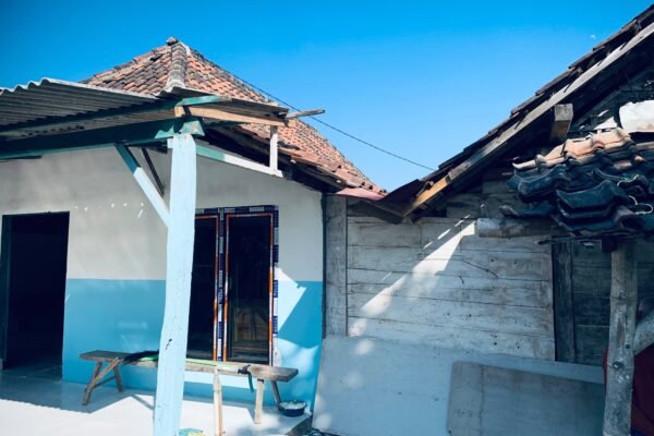 Semangat Gotong Royong Warnai Pembangunan RTLH Bapak Samijan di Dusun Krebet