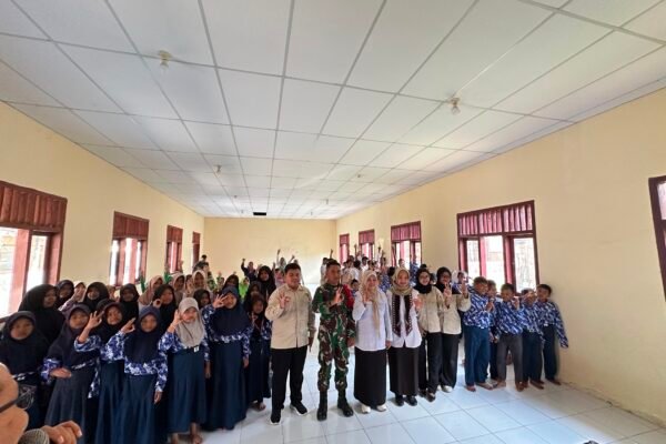 TMMD Ke-129 Kodim 0813/Bojonegoro Bekali Pelajar SMP 1 Atap dengan Edukasi Gizi, Stunting, dan Kesehatan Reproduksi