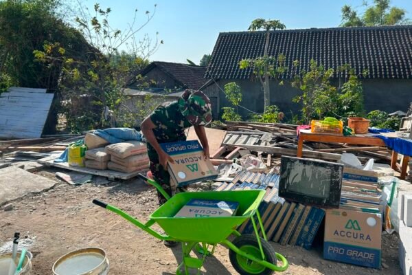 Satgas TMMD Kodim 0813/Bojonegoro Siapkan Material Pembangunan RTLH Bapak Koko Margono