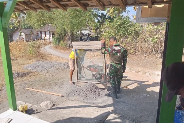 Semangat Gotong Royong Warnai Persiapan Material RTLH Bapak Kasiman