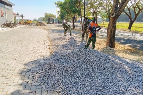 Semangat Gotong Royong Percepat Pembangunan Musala dan MCK di Jalan Kesongo–Sukorame