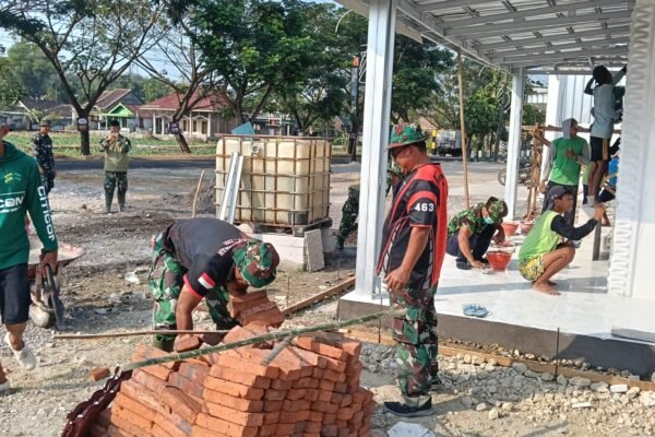 Semangat Kebersamaan Warnai Pembangunan Musala dan MCK TMMD Ke-129 Kodim 0813/Bojonegoro