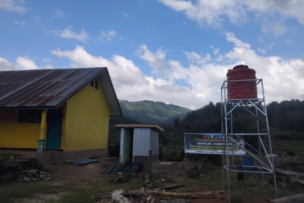 Satgas TMMD Ke-129 Kodim 1407/Bone Rampungkan Jambanisasi/MCK Titik 1 di Dusun Langi