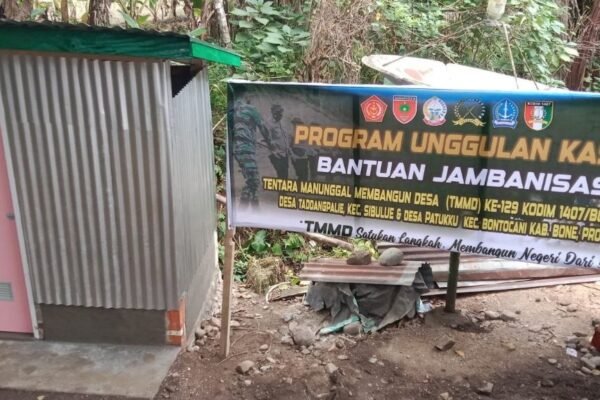 MCK Titik 3 TMMD Ke-129 Kodim 1407/Bone Mulai Berwujud, Satgas Keb/ut Penyelesaian di Sekitar Pasar Dusun Pattuku