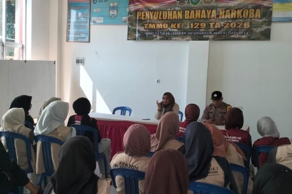 Tak Hanya Bangun Jalan dan Rumah, Satgas TMMD Percantik SMP Maruja