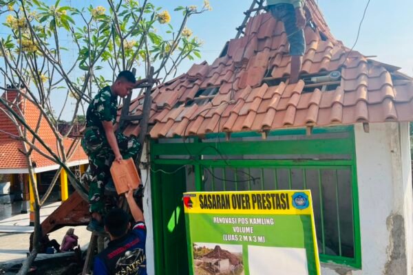 Perkuat Keamanan Lingkungan Desa, Satgas TMMD 129 Lanjutkan Progres Perehaban Pos Kamling Desa Tlemang
