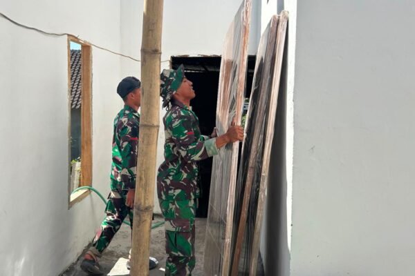 Memasuki Phase Finalization: Renovasi Rutilahu TMMD 129 Bojonegoro di Rumah Pak Koko Dikebut