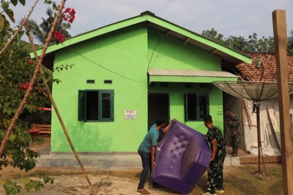 Pembangunan Rumah Bu Sri Astuti Rampung, Satgas TMMD Kodim 0412 Bergotong Royong