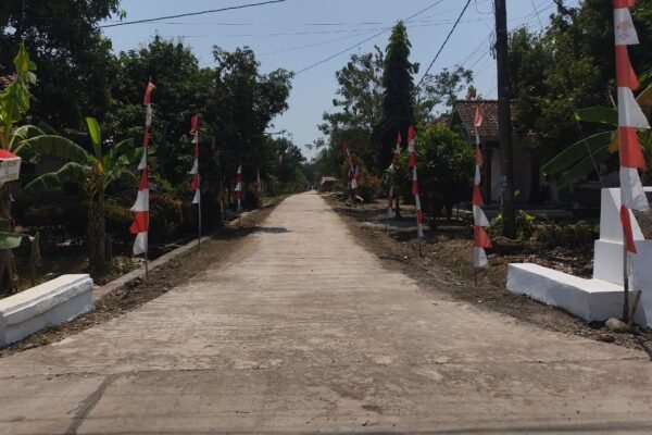 Keberhasilan Pembangunan Jalan TMMD ke-129 di Desa Luwung Kencana