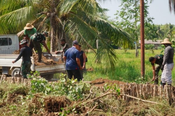Gotong Royong Satgas TMMD dan Warga, Wujud Nyata Kebersamaan Membangun Desa