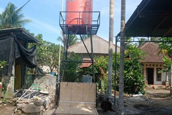 Air Bersih Segera Dinikmati, Satgas TMMD 129 Kodim 0413/Bangka Tuntaskan Tower dan Keramik Sumur Bor