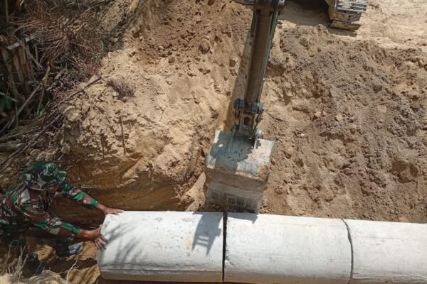 Drainase Lancar, Akses Warga Nyaman: Satgas TMMD 129 Bangka Perkuat Infrastruktur Jalan