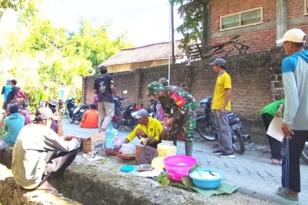 Sajian Hangat Warga Kesongo Mengikat Hati Satgas TMMD 129 Bojonegoro