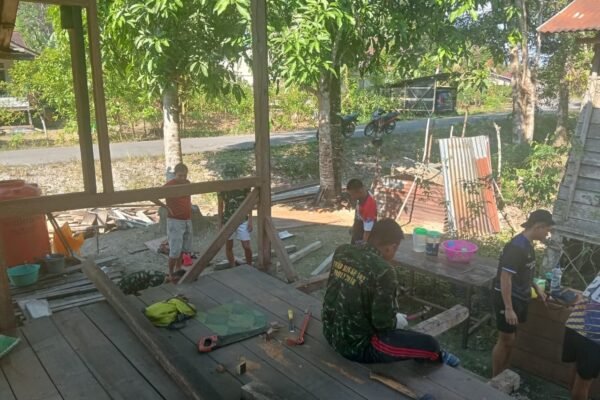 Dari RTLH Menuju Hunian Nyaman, Satgas TMMD Mulai Bangun Rumah Ibu Marsiana