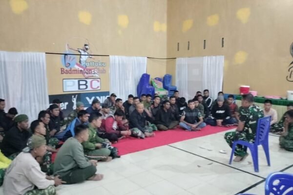 Apel Malam Jadi Bentuk Kesiapsiagaan, Pasi Ter Kodim 1407/Bone Cek Personel Satgas TMMD Ke-129