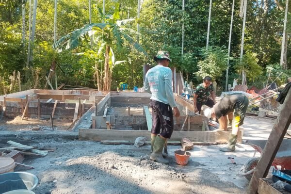 Pengecoran Pondasi Dua RTLH TMMD Ke-129 Kodim 0102/Pidie Dimulai, Pembangunan Terus Dikebut