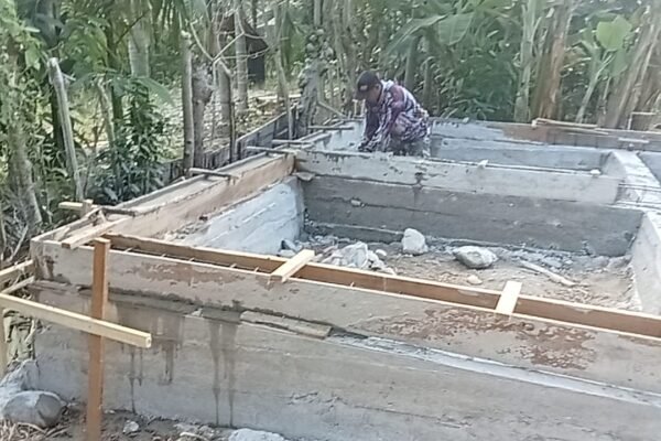 Gotong Royong Satgas TMMD dan Warga Percepat Pembangunan RTLH di Desa Lhok Panah