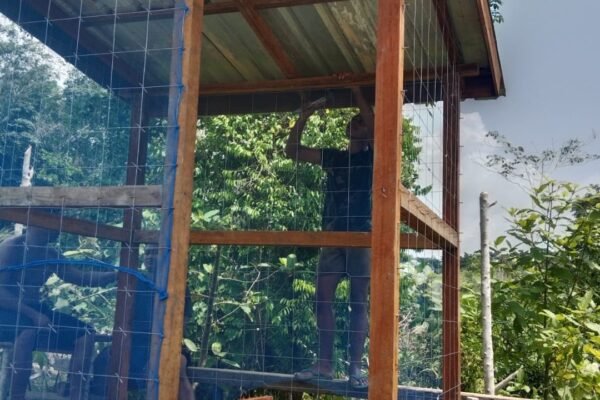 Kawat Sinpai dan Waring Perkuat Dinding, Satgas TMMD Pastikan MCK Al-Hidayah Berkualitas