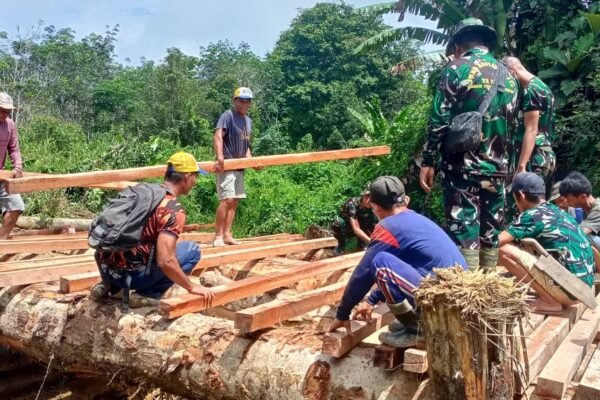 Kejar Target, Satgas TMMD Kodim 1206/Putussibau Kebbut Penyelesaian Jembatan Pala Pintas Temberu