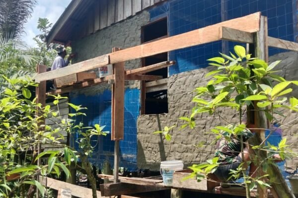 Dinding Mulai Diperkuat, Satgas TMMD Kodim 1206/Putussibau Kebbut Penyelesaian RTLH