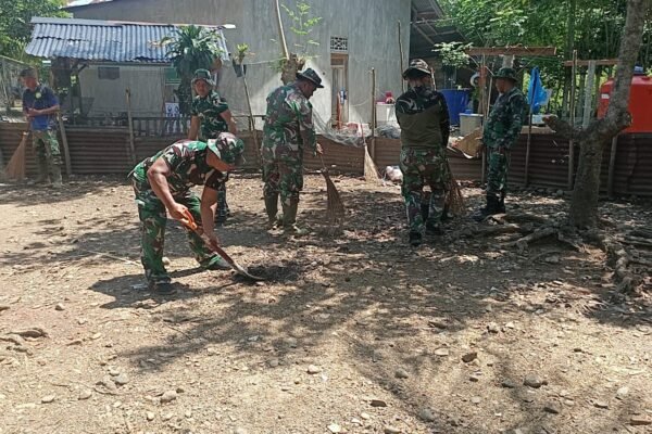 Satgas TMMD Ke-129 Kodim 0102/Pidie Bersama Warga Bersihkan Lokasi Pembangunan MCK dan Sumur Bor