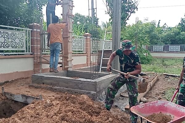 Bangun Sanitasi Layak di TPU Blang Cot, Satgas TMMD Ke-129 Kodim 0102/Pidie Wujudkan Kepedulian untuk Masyarakat