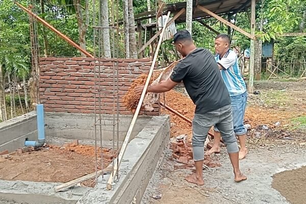 Gotong Royong Satgas TMMD dan Warga Wujudkan Fasilitas Sanitasi Layak di TPU Desa Blang Cot